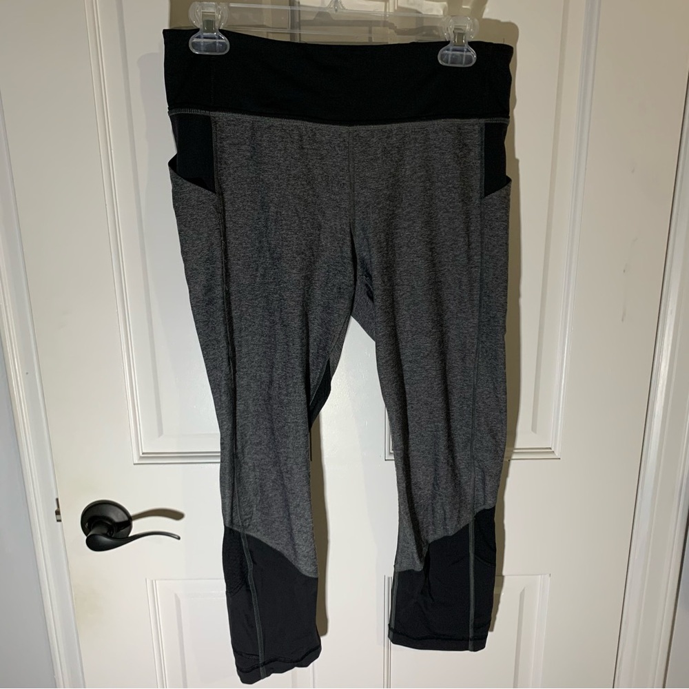 Lululemon Active Capri Pants Black and Grey Back zipper Pocket Size 8